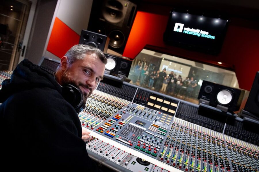Dublin: Windmill Lane Recording Studios Tour - From early recording devices to modern software