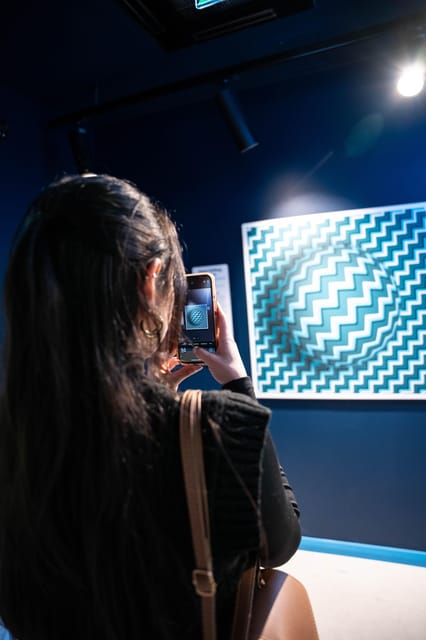Dublin: World of Illusion Entry Ticket - Three floors of optical tricks and hands-on displays