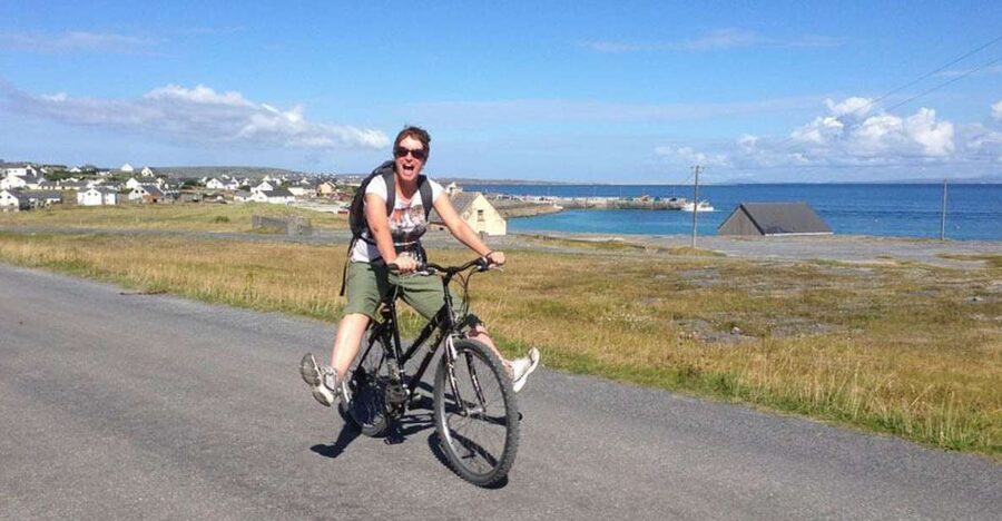 From Doolin: Day Trip to Inisheer with Bike or Bus Tour - Arriving on Ireland’s smallest Aran Island