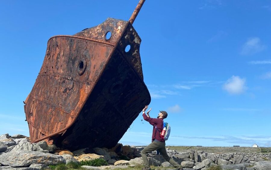 From Doolin: Day Trip to Inisheer with Bike or Bus Tour - Tea, scones, and a useful break from sightseeing
