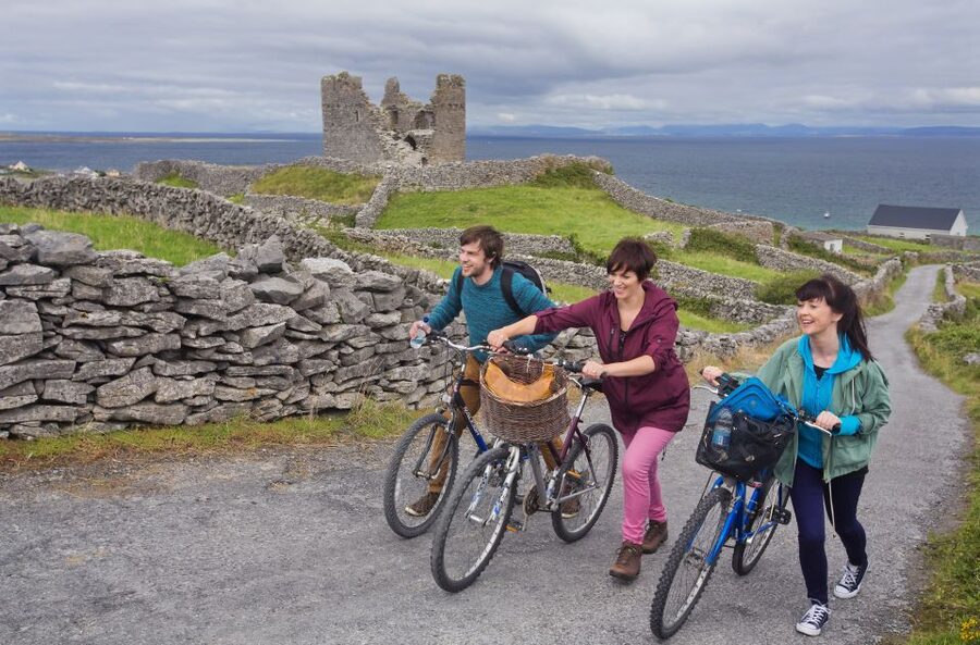 From Doolin: Day Trip to Inisheer with Bike or Bus Tour - Should you book this Inisheer day trip?
