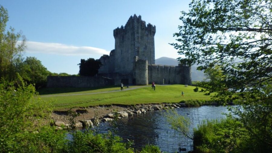 From Dublin: 5-Day Tour to the Southwest with Accommodation - Dingle Peninsula and Atlantic beaches