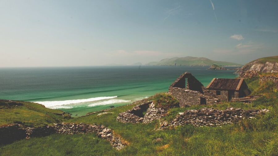 From Dublin: 5-Day Tour to the Southwest with Accommodation - Clonmacnoise and the first taste of Ireland
