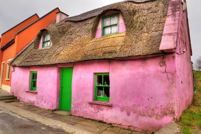 From Dublin: Cliffs of Moher, Bird of Prey & Aillwee Cave - Lunch in Fanore at ODonohues Pub