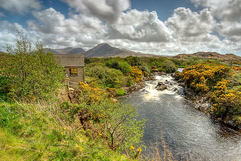 From Dublin: Connemara and Galway Full-Day Tour - Guide quality and the feel of the day