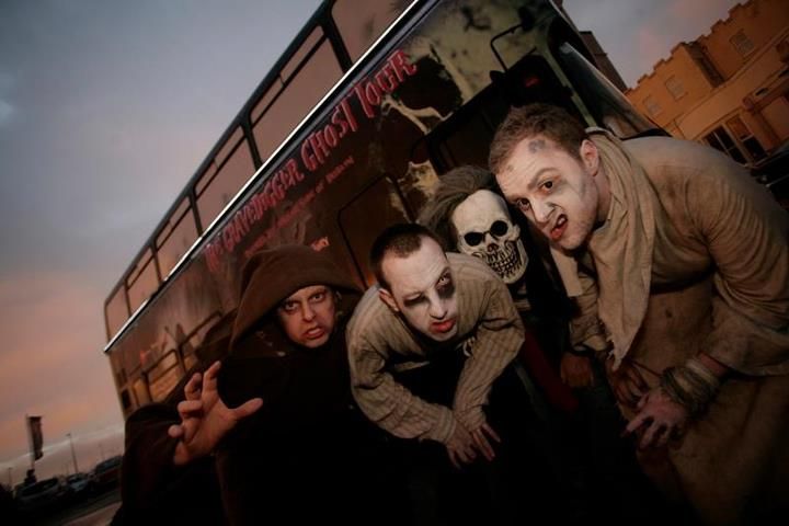 From Dublin: Gravedigger Ghost Bus Tour - Glasnevin Cemetery and body-snatching tales