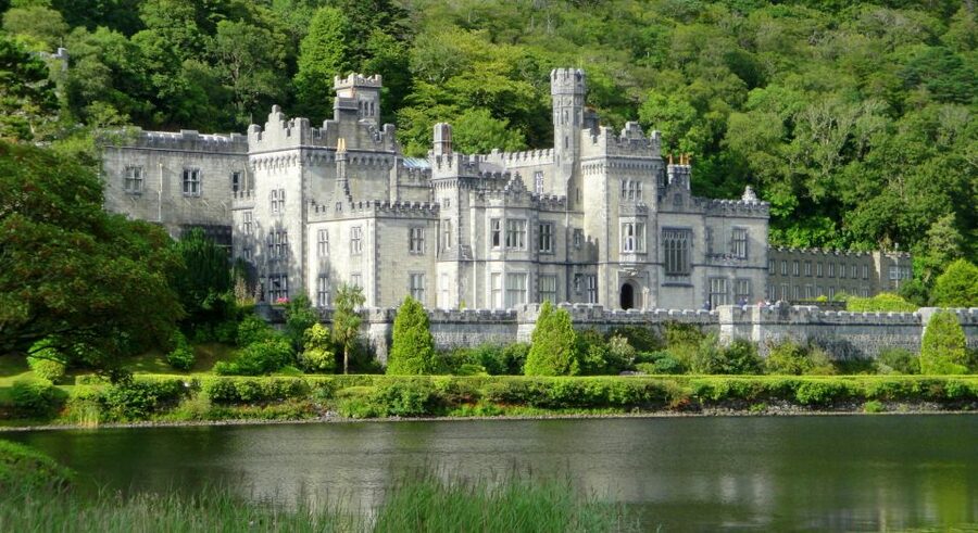 From Galway: Connemara and Kylemore Abbey Day Tour - From the Claddagh to Galway Bay