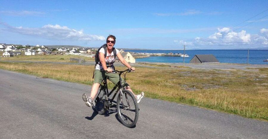 From Galway: Day Trip to Inisheer with Bike or Bus Tour - The 25-minute ferry to Inisheer
