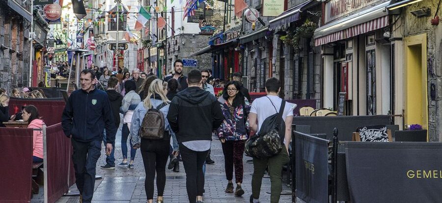 Galway City: Guided 1.5-Hour Walking Tour - Why this Galway walking tour works well