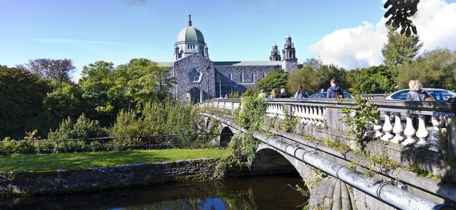 Galway City: Guided 1.5-Hour Walking Tour - Galway as the City of the Arts