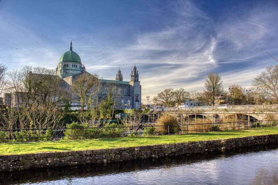 Galway: City Sightseeing Hop-On Hop-Off Bus Tour - Begin at Eyre Square and the Browne Doorway