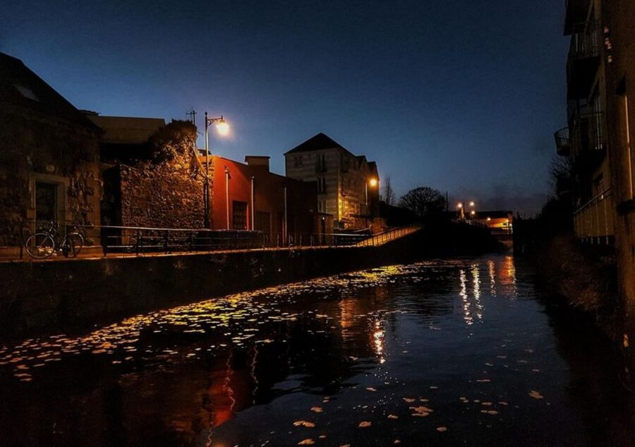 Galway: Dark History Guided City Walking Tour - Ghosts and the city’s after-dark mood
