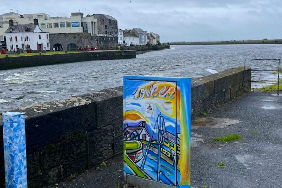 Galway: Welcome to Galway Walking Tour - Music, language, and the Galway atmosphere