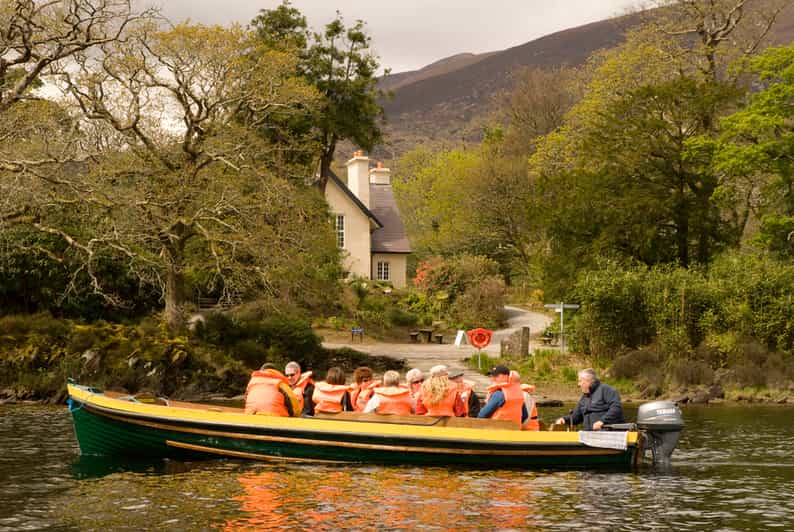 Gap of Dunloe Tour by Foot & Boat - Walking the seven-mile route through the glen
