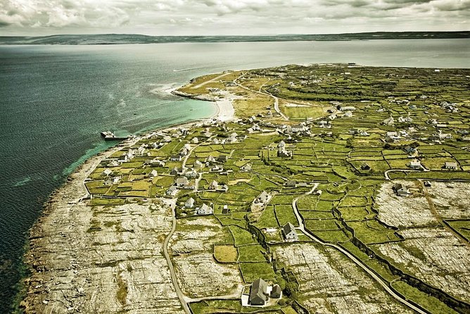 History & cultural tour of Inishmore, Aran Islands. Galway. Private. 2 ½ hours - The uphill walk to Dún Aonghasa