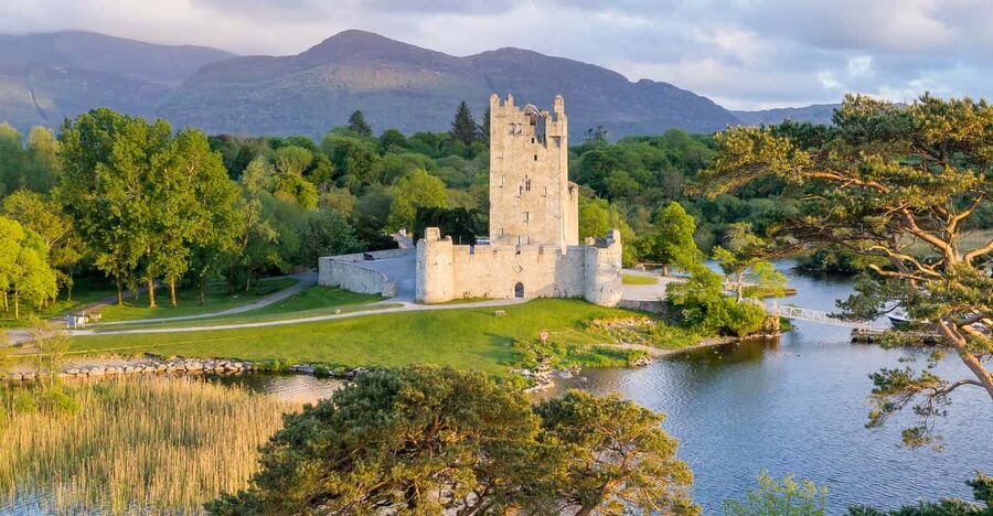Killarney: Gap of Dunloe Pony, Trap & Traditional Boat Tour - The Seven-Mile Ride Through the Gap of Dunloe