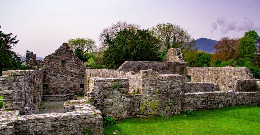 Killarney: Guided Boat Tour to Innisfallen Island - From Ross Castle to Reen Pier