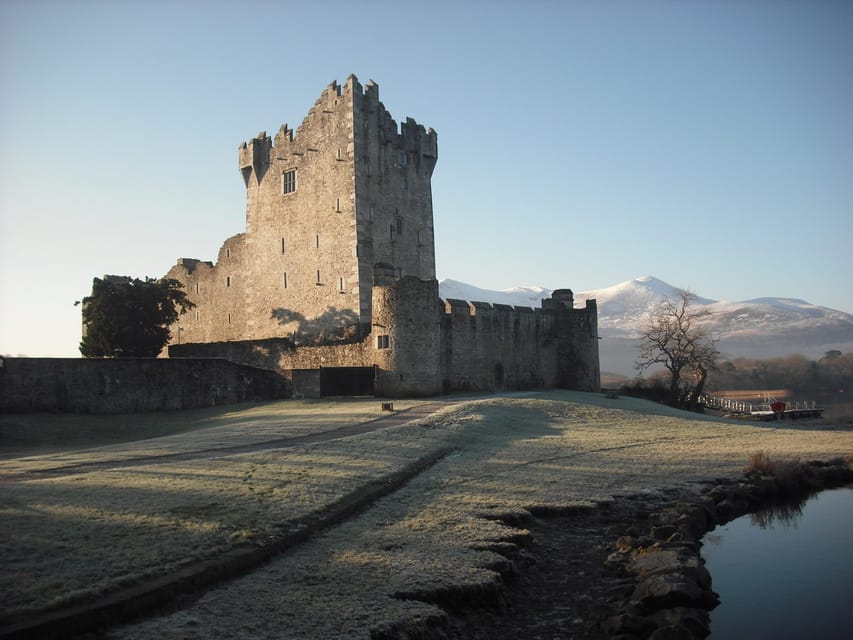 Killarney: Hop-On Hop-Off Bus to Killarney National Park - Muckross House and its gardens