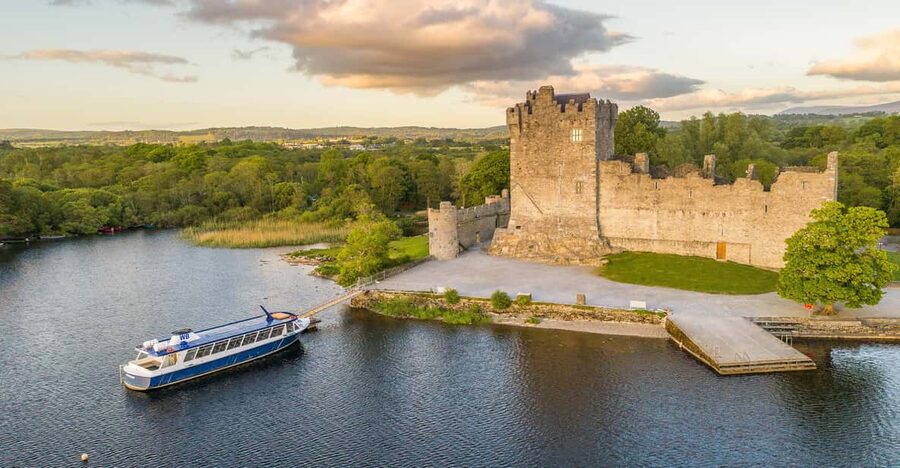 Lakes of Killarney: Boat Cruise - Boarding at Ross Castle