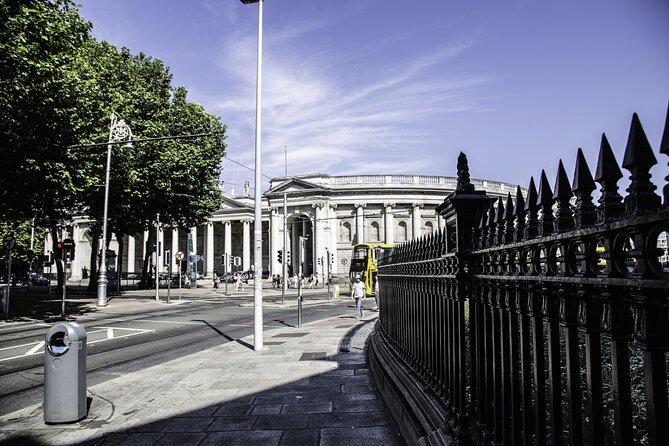 Legends, Ghosts and Ghouls Walking Tour Dublin - How the guide affects the evening