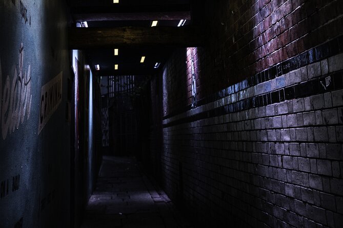 Legends, Ghosts and Ghouls Walking Tour Dublin - Merrion Square sets the tone at 6pm