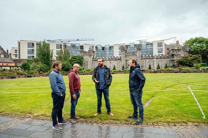 PRIVATE Dublin Kickstart Tour With a Local PRIVATE Guide - The guides bring different personalities