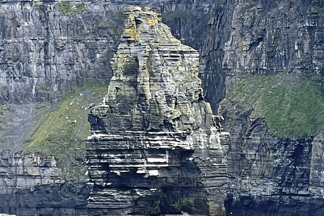 Private Luxury VIP Chauffeured Cliffs of Moher Tour from Dublin - A private road day from Dublin to County Clare