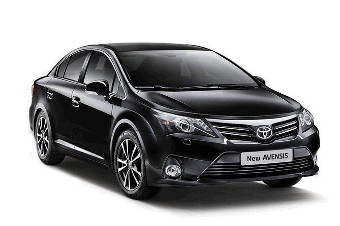 Private Sedan (4 seats) Transfer from Dublin Airport to Dublin City Center - Landing at Dublin Airport and finding your driver