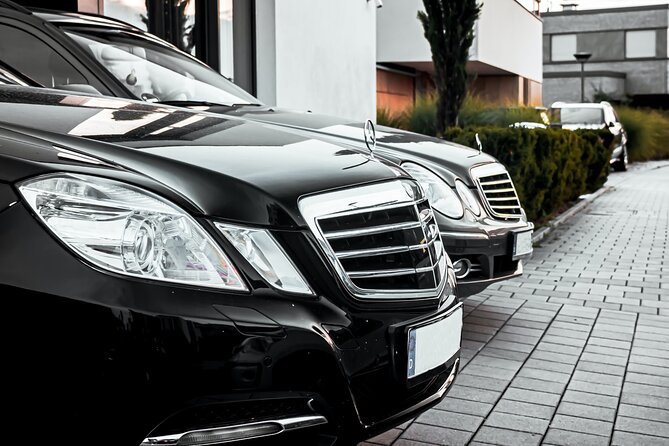 Private Sedan (4 seats) Transfer from Dublin Airport to Dublin City Center - Door-to-door service can save time and effort
