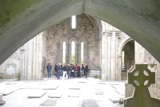 Private tour to the Cliffs of Moher guided in Spanish - Meeting a Spanish-speaking guide