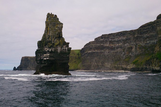 Private tour to the Cliffs of Moher guided in Spanish - Food, tickets, and the real cost