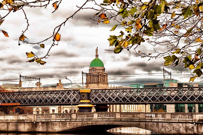Private Transfer: Dublin Airport DUB to Dublin by Luxury Van - Comparing the $122.14 price with other ways into Dublin