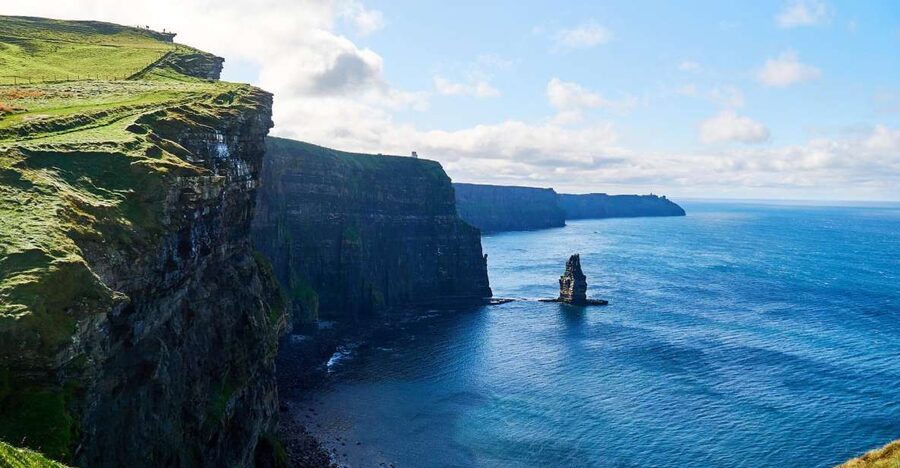 Rail Tour: The Cliffs of Moher & Bunratty Castle Tour - Why this rail and coach trip works