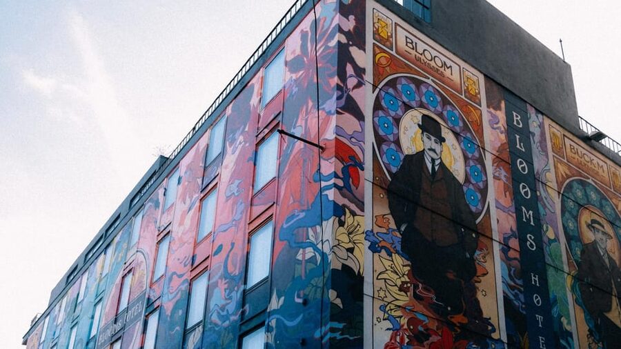 Secret and unusual Dublin: guided walking tour - Starting beneath the O’Connell Monument