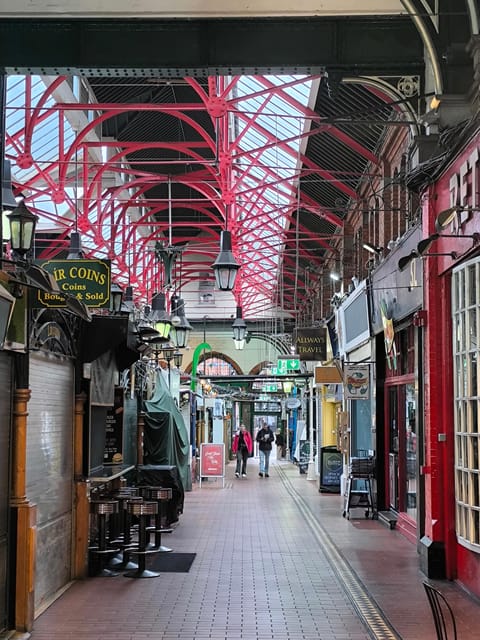 Secret and unusual Dublin: guided walking tour - Powerscourt Townhouse and older Dublin architecture