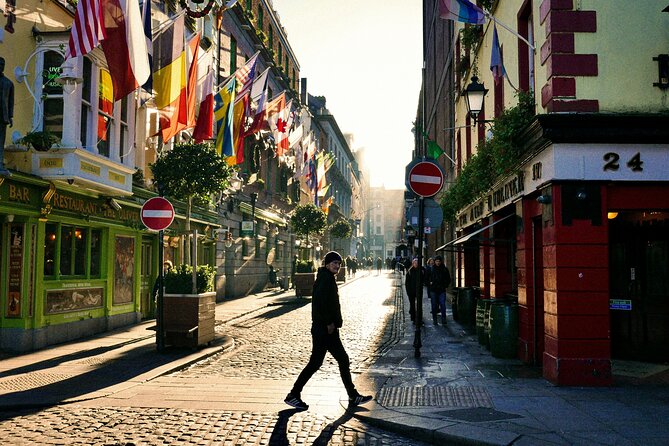 Self-Guided Scavenger Hunt: Dublin Adventure - How the Let’s Roam App Shapes the Experience