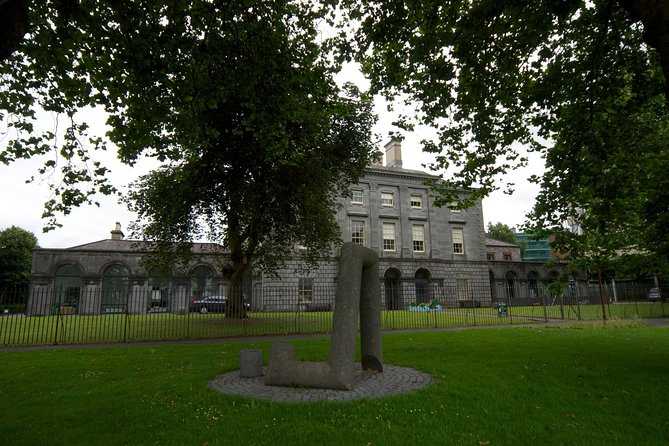 Skip the Line: Hunt Museum Ticket - From Neolithic Ireland to the Iron Age