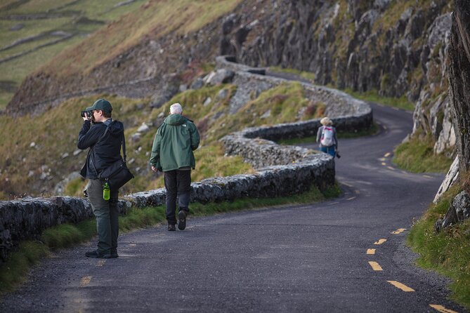 Slea Head Photo & Sightseeing Tour - Dunquin’s rocky shore and Blasket views