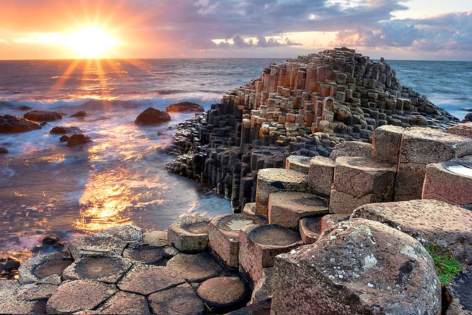 Spanish Belfast And Giants Causeway Tour - Dunluce Castle, a fast coastal introduction