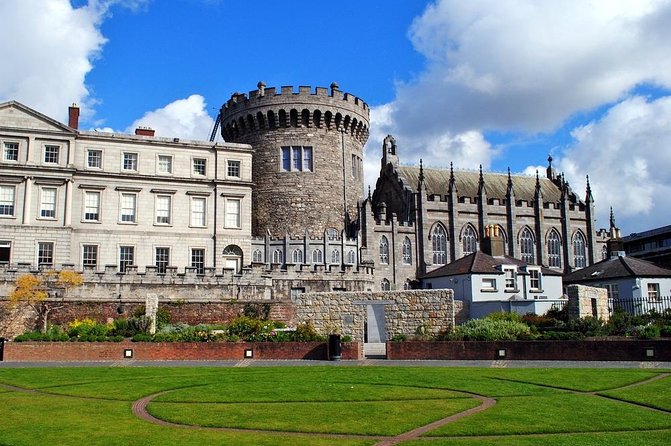 The Best of Dublin - Highlights and Hidden Corners - City Hall and the route around Dublin Castle