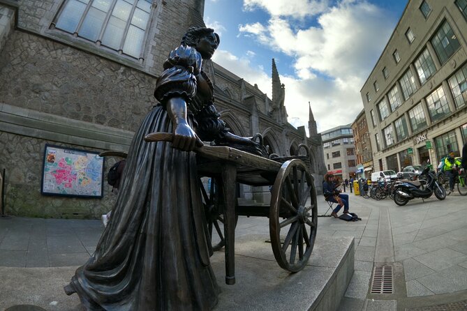 The Dublin Private Walking Tour - Famine memory and the politics of modern Ireland
