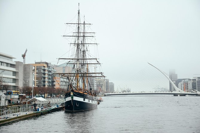 The History of Dublin With Locals: 1916 Easter Rising PRIVATE Tour - Starting at Custom House Quay