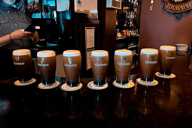 The Perfect Pint Pub Tour - Learning to pour Guinness the Irish way
