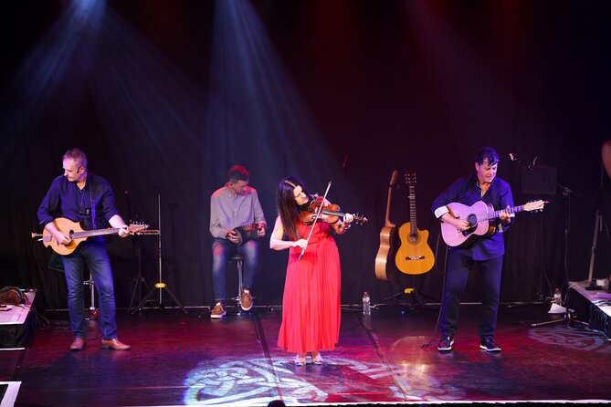 Trad on the Prom - Ireland's #1 Music, Song & Dance Experience - Arriving at Leisureland in Salthill