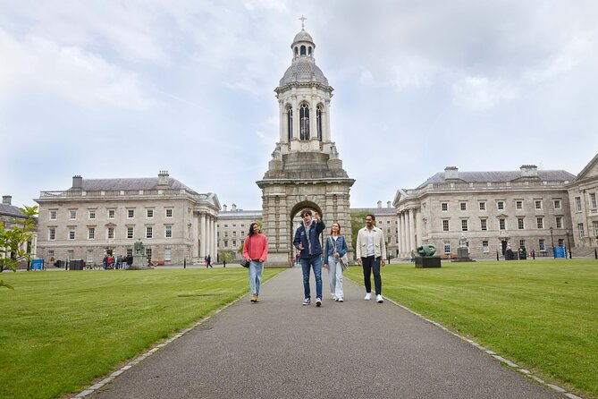 Trinity Trails: Guided Walking Tour of Trinity College - Meeting the guide at the Campanile